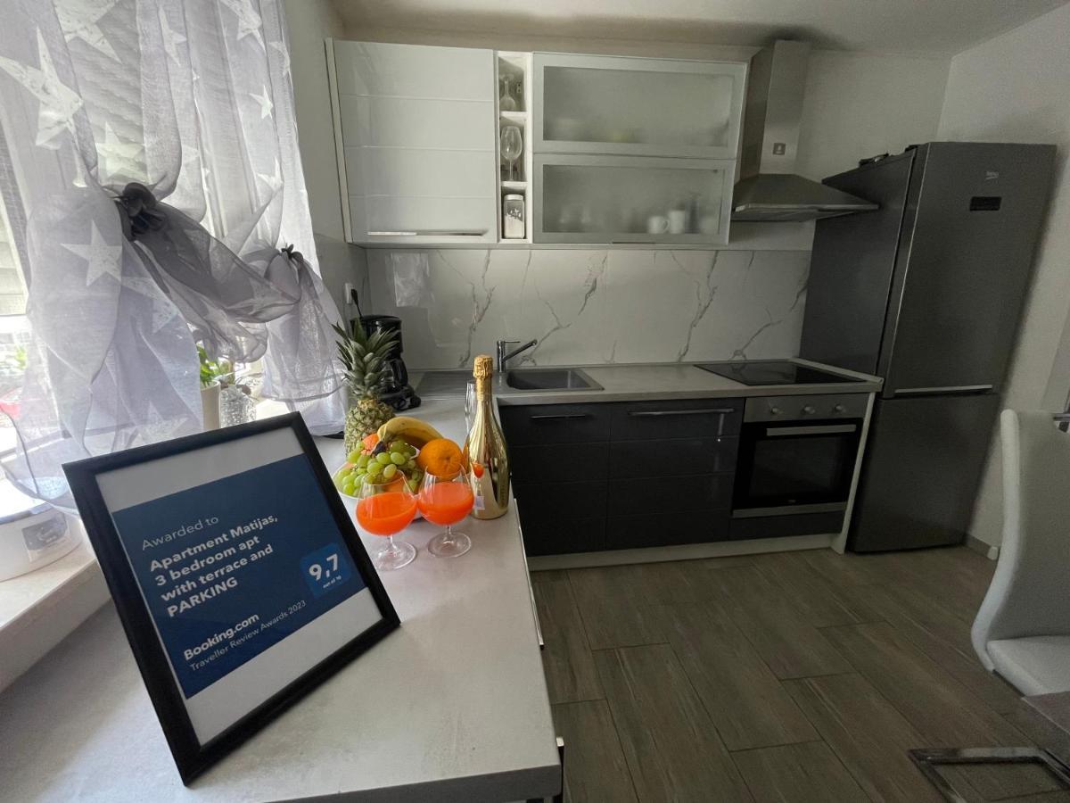 Apartment Matijas, 3 Bedroom Apt With Terrace And Parking Split Exterior photo